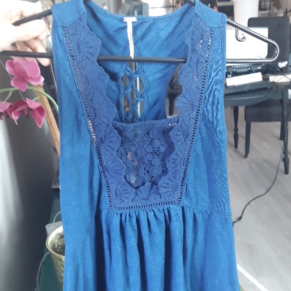 Harlow "peasant style" top - Picture 2 of 7